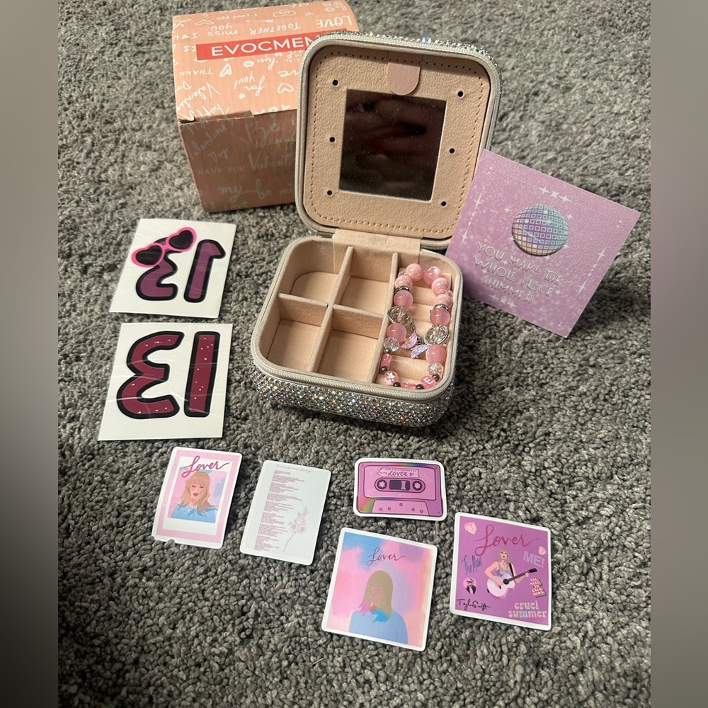 Taylor Swift 13- Glittery Sparkle 13 Box — Taylor Swift